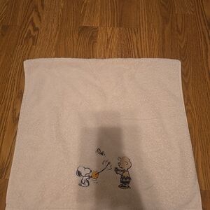 Zara Cream Hand Towel with Playful Design